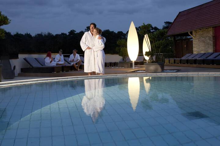 Pools & Facilities