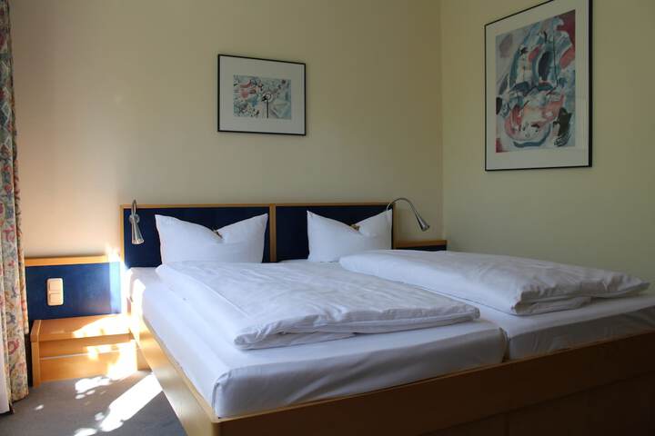 Room 7 of 42