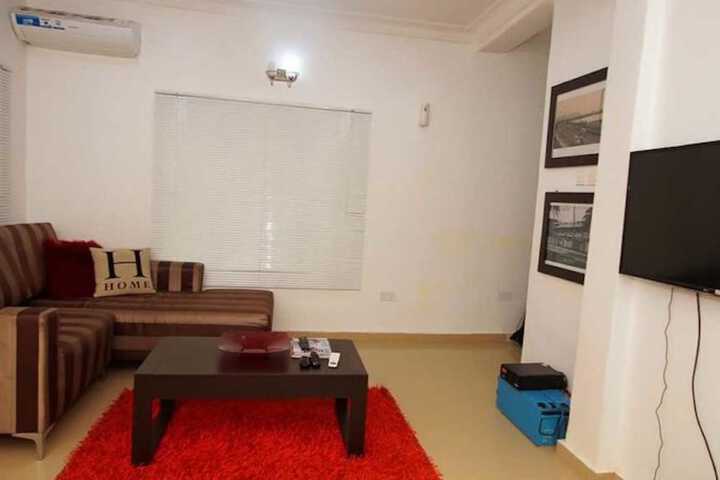 Room 10 of 16
