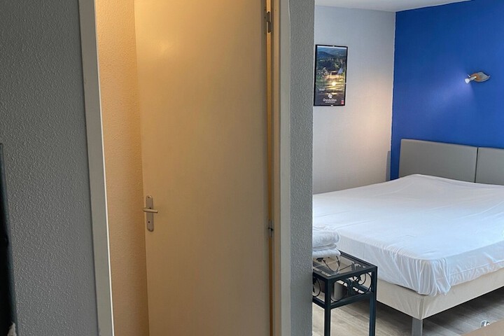 Room 2 of 11