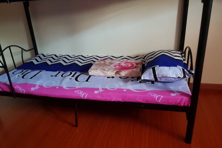 Room 6 of 25
