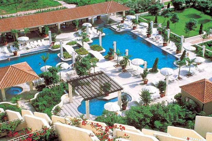 Hotel Pool