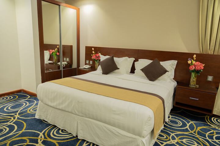 Room 6 of 40
