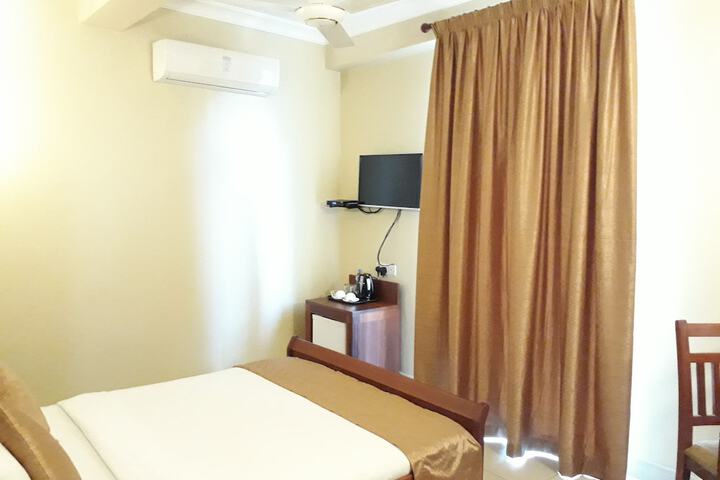 Room 30 of 87
