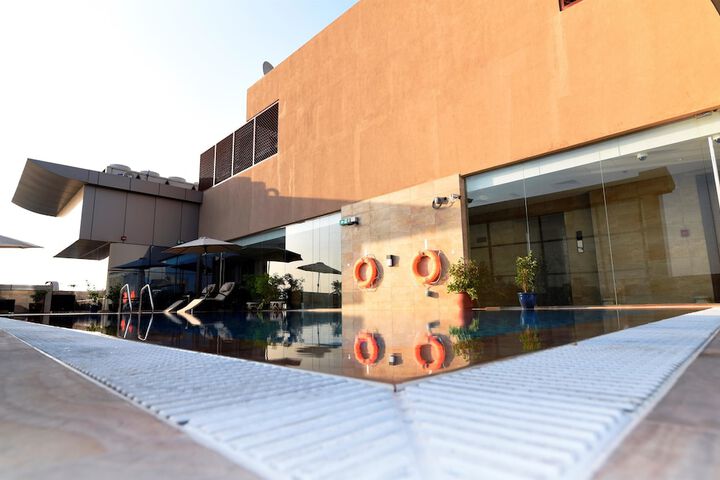 Pool 43 of 106