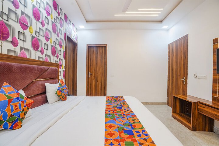 Room 8 of 24