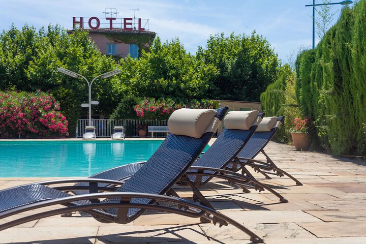 Hotel Pool