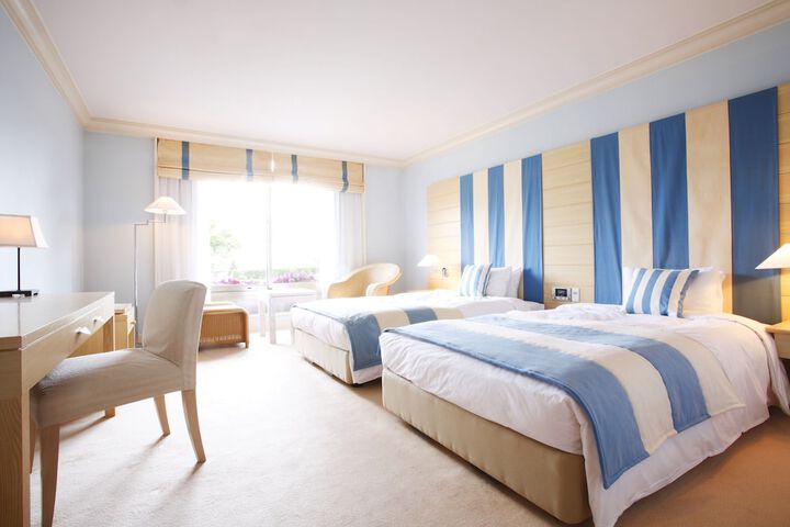 Room 5 of 35