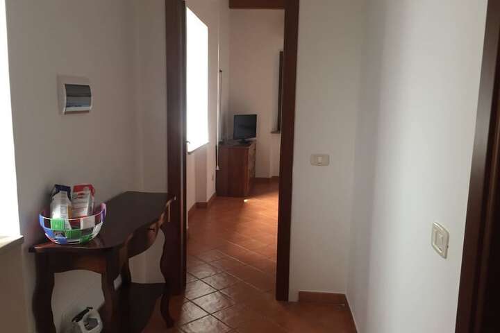 Room 8 of 9