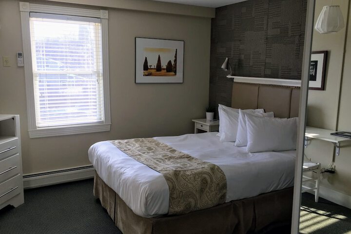 Room 31 of 168
