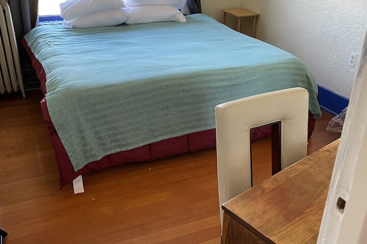 Room 46 of 99