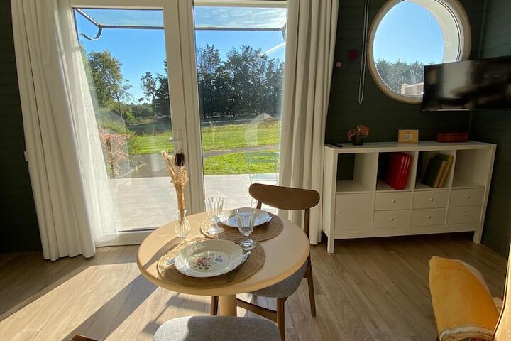 Room 53 of 122