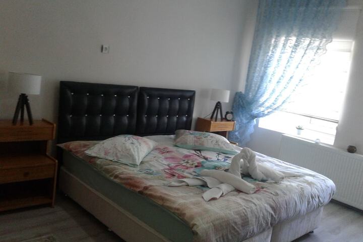 Room 5 of 185