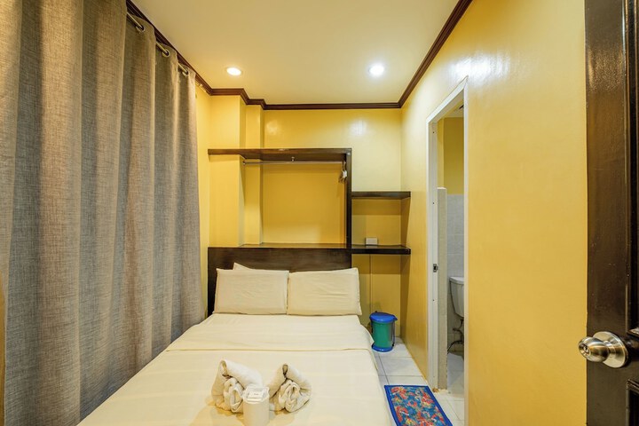 Room 9 of 28