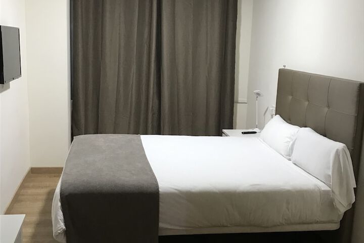 Room 6 of 27