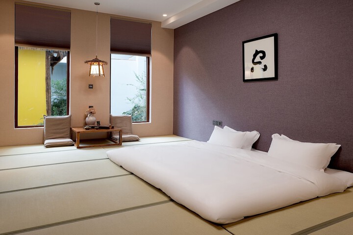 Room 27 of 126
