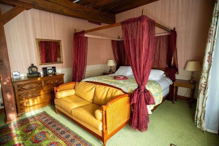 Room 80 of 169