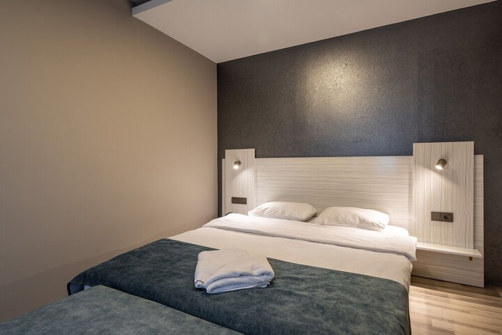 Room 13 of 73