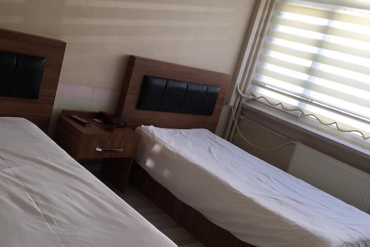 Room 14 of 33