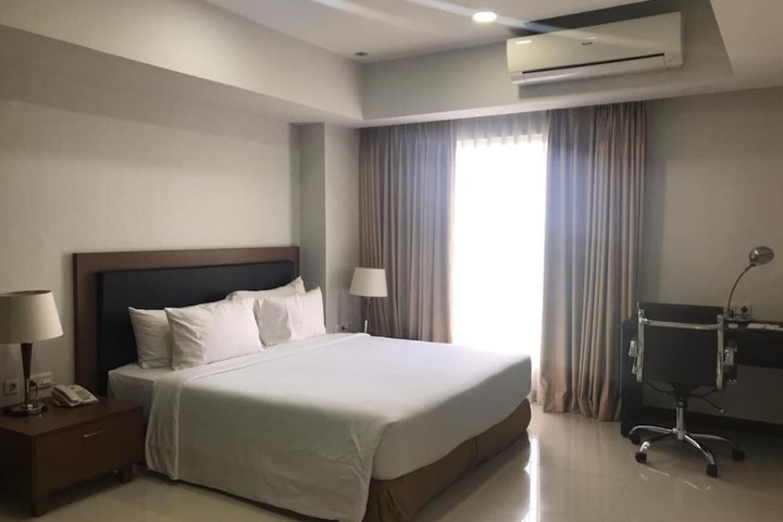 Room 12 of 24
