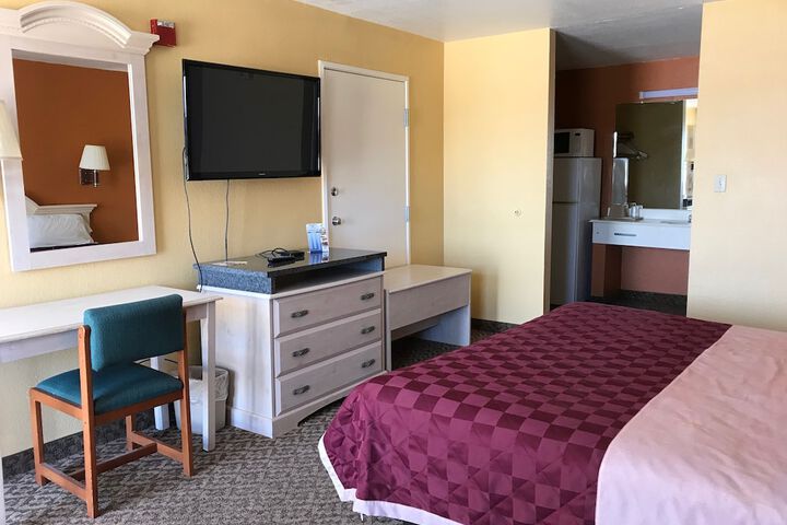 Room 18 of 66
