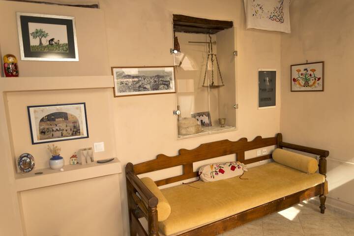 Room 13 of 102