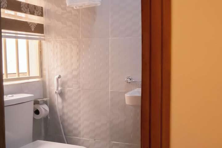 Room 49 of 77