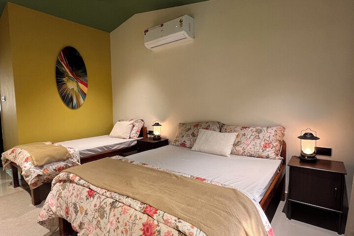 Room 11 of 24
