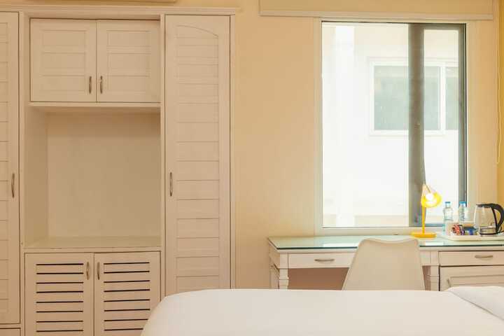 Room 10 of 26