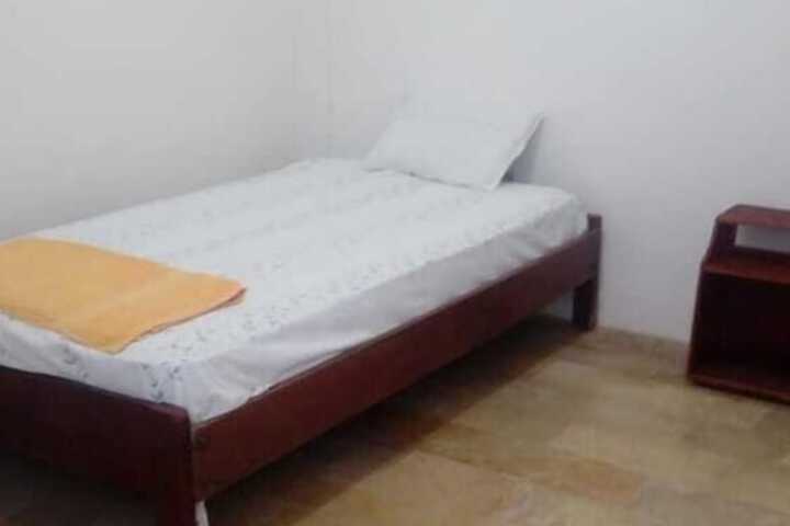 Room 8 of 9
