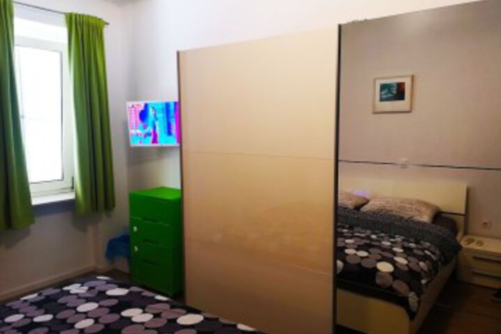 Room 25 of 48