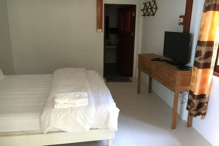 Room 4 of 95