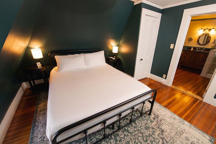 Room 3 of 61