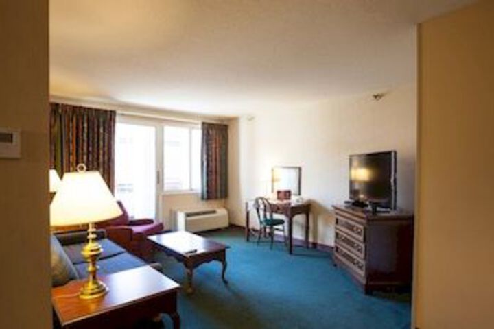 Room 43 of 73