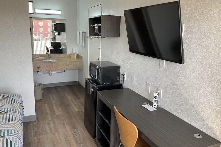 Room 20 of 50