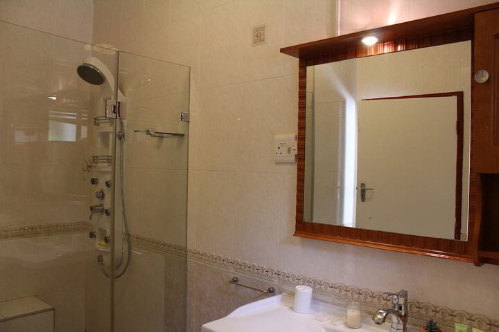 Room 18 of 60