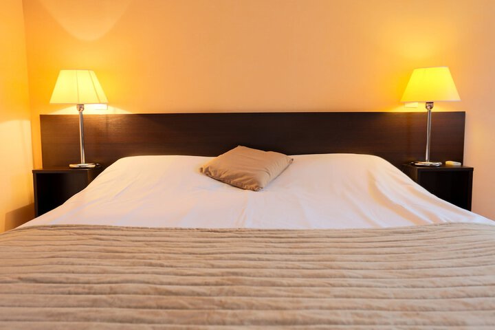 Room 5 of 11