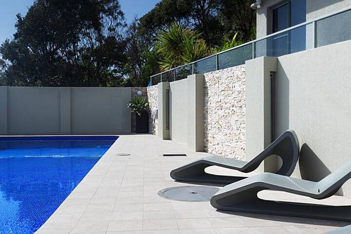 Pool Hotel