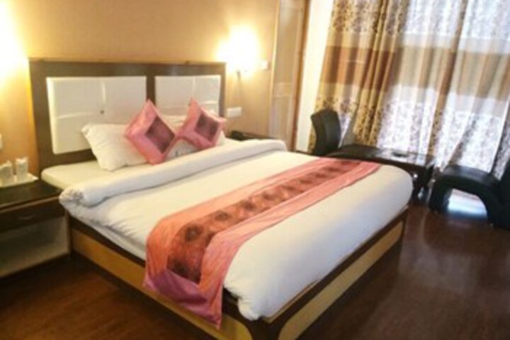 Room 37 of 39
