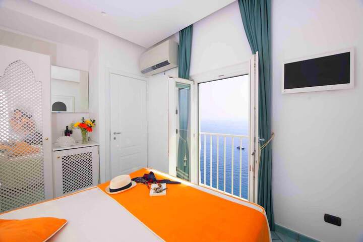 Room 4 of 21