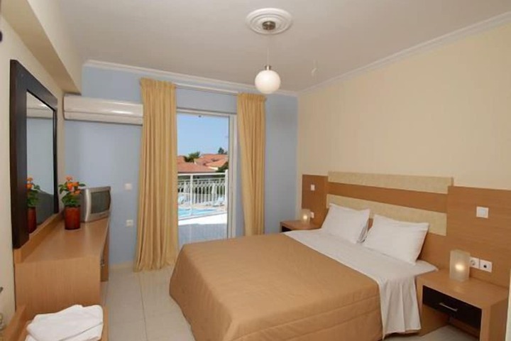 Room 7 of 70