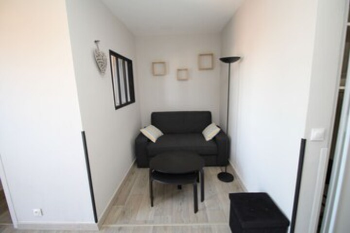 Room 8 of 21
