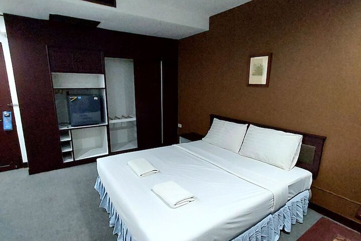 Room 26 of 47