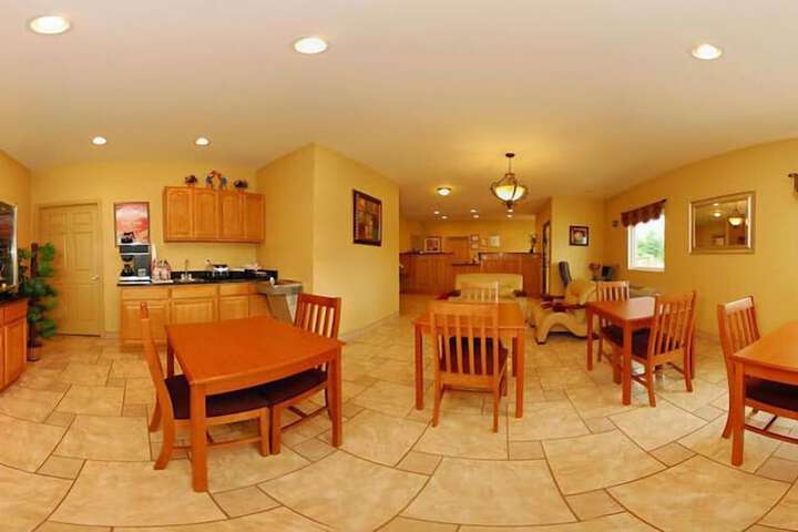 Breakfast area