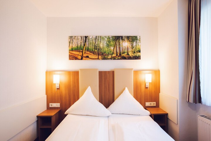 Room 12 of 39