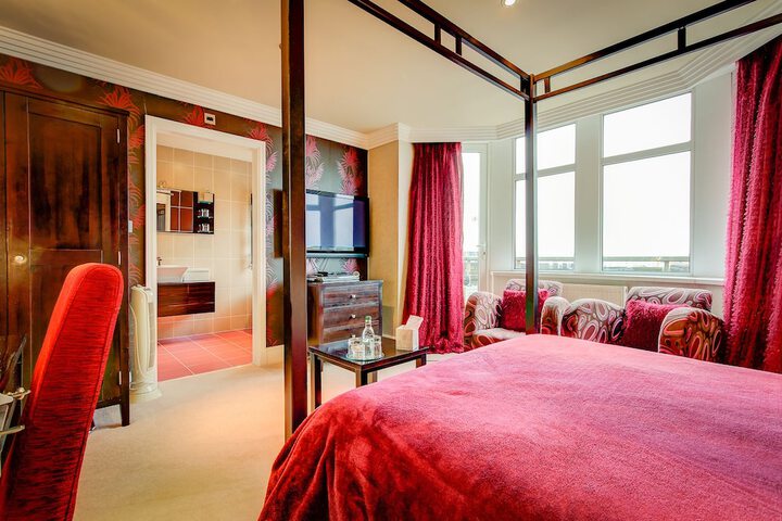 Room 3 of 75