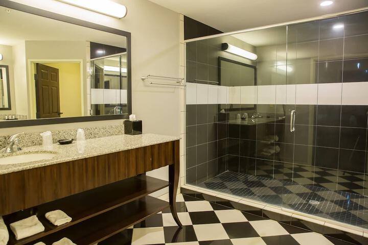 Room 16 of 59