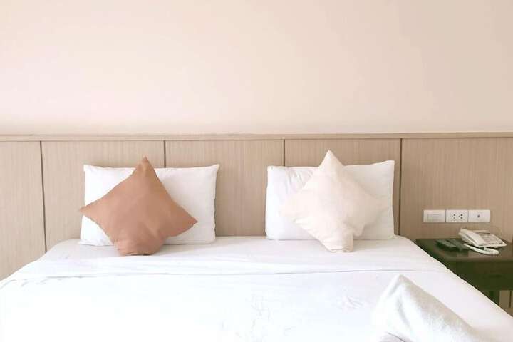 Room 3 of 23