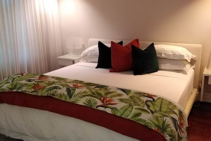 Room 9 of 80