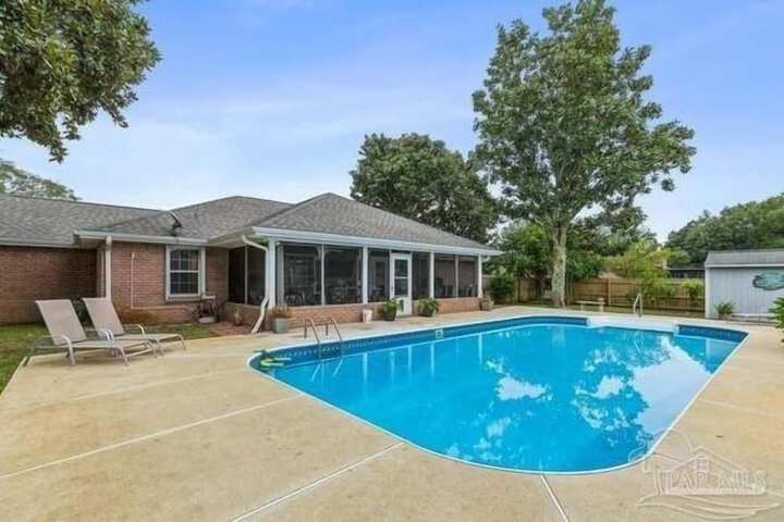 Pool 16 of 24